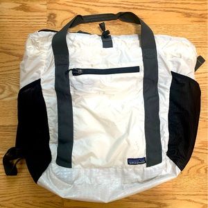 Patagonia - lightweight tote backpack 25L - white - used
